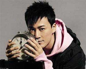 娱乐圈吃瓜男的是谁,揭秘“吃瓜男”的真实身份